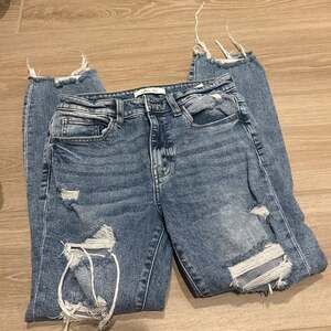 Willow & Root The Mom Jean High Rise Distressed Denim size 26